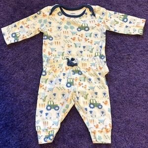 Gymboree Farm/Tractor long sleeve onesie and pant matching outfit - 0-3 months